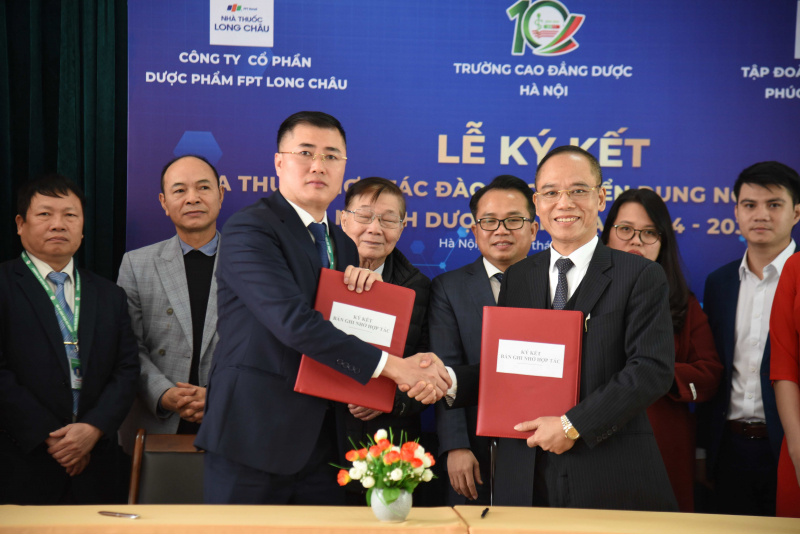Trường Cao đẳng Dược H&agrave; Nội gắn kết doanh nghiệp tạo đột ph&aacute; trong chương tr&igrave;nh giảng dạy -1
